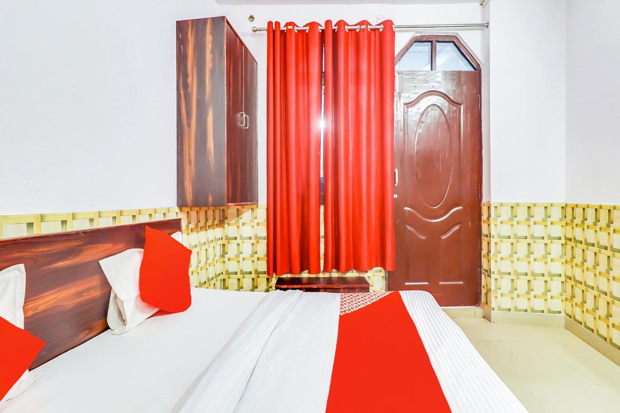 Hotel Super Collection O Dolphin Lakhnaú Exteriér fotografie